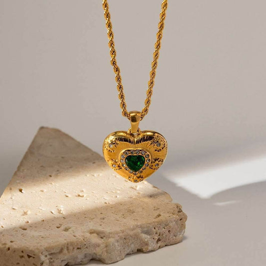 'Vintage' 18K gold classic vintage heart-shaped inlaid gemstone and diamond design pendant necklace - Gadgets and Fun Stuff